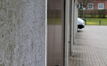 PROFESSIONAL SAFETY TIPS FOR YOUR GARAGE DOOR