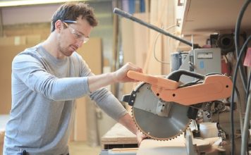 Guide to Choosing A Cheap Good Carpenter in Your Region