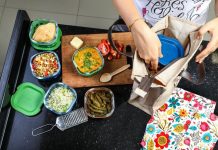 Tricks to create exciting, yet healthy lunch box for your kid’s school glass lunch box online