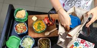Tricks to create exciting, yet healthy lunch box for your kid’s school glass lunch box online