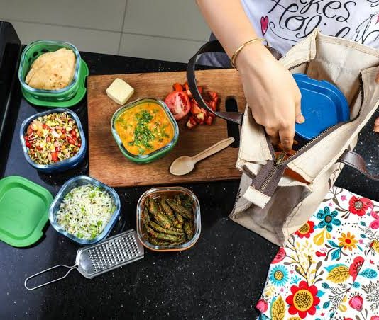 Tricks to create exciting, yet healthy lunch box for your kid’s school glass lunch box online